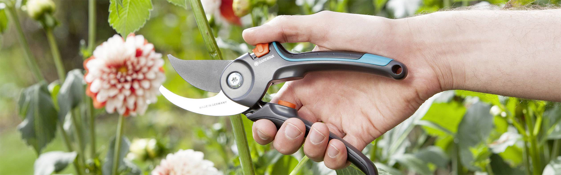 <p data-aos=fade-up style="text-align:center"><strong>Gardena</strong></p>

<p data-aos=fade-up style="text-align:center">Zahrada Flora je certifikovaný partner<br />
dále již nehledejte</p>

